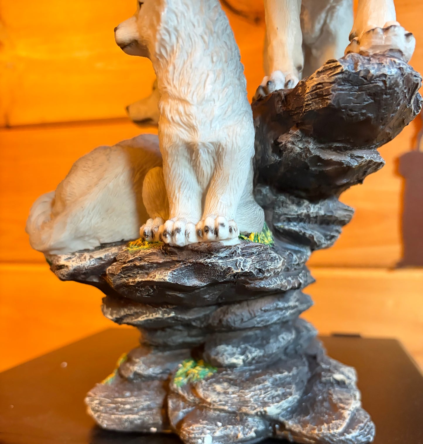 Wolf Family Pack Wildlife Sculpture-Resin Home Decor Statue