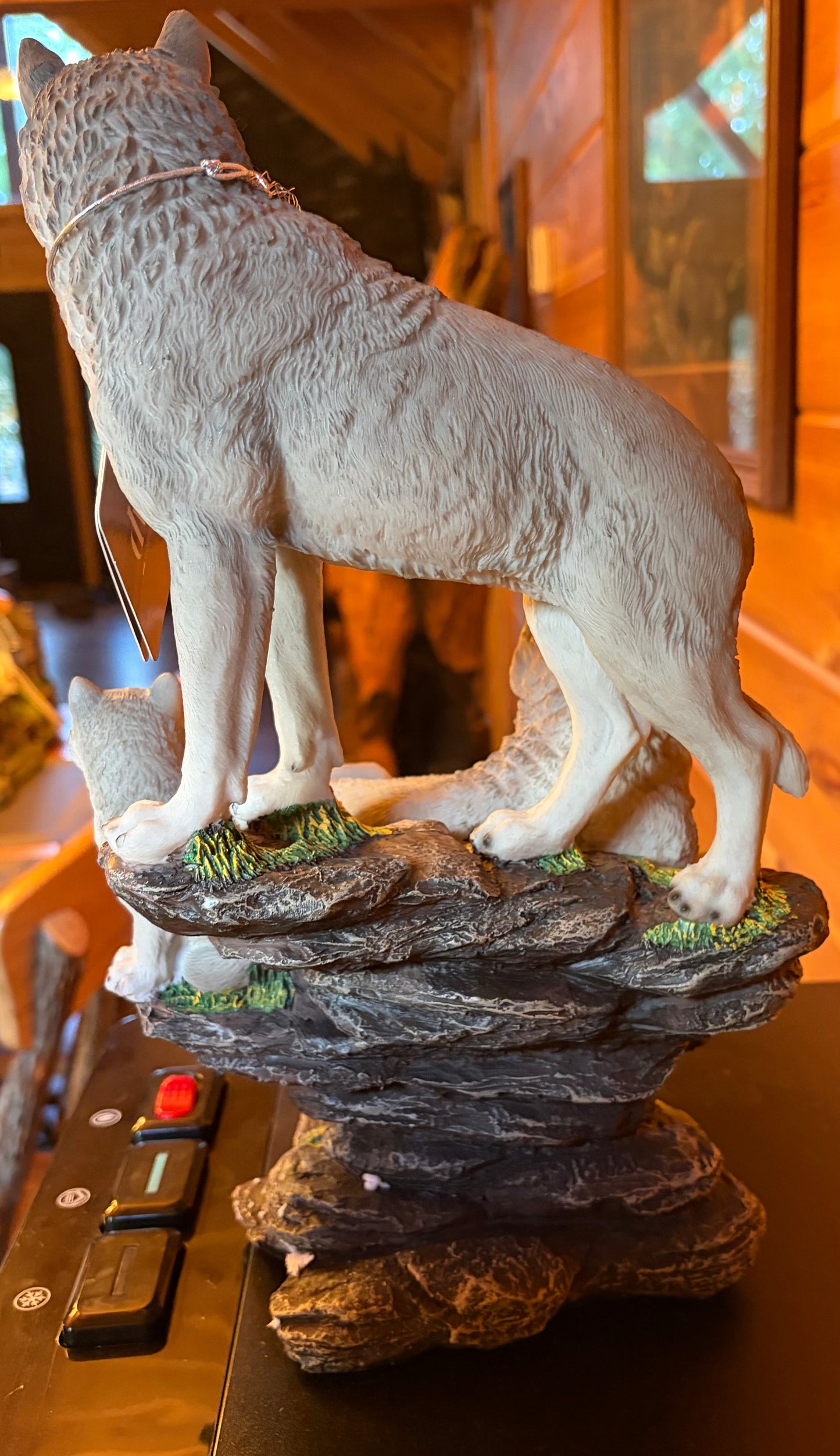 Wolf Family Pack Wildlife Sculpture-Resin Home Decor Statue